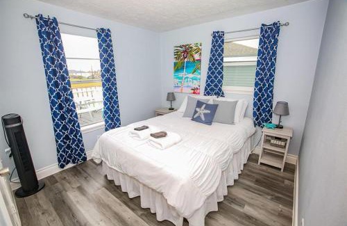 Surfside Beach House | Blue Nile - Peaceful and Pet and Family Friendly