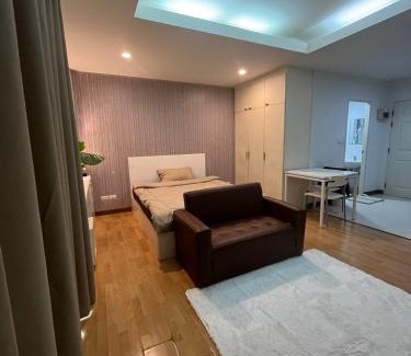 Saen Suk Apartment | Blue O Cean Condo