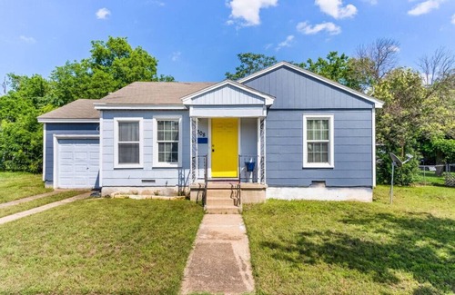 Killeen House | Blue Oasis Retreat 3BR/2BA