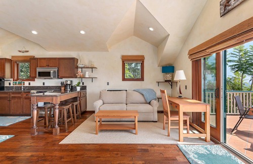 Summerland House | Blue Ocean View Retreat | Minutes to Beach