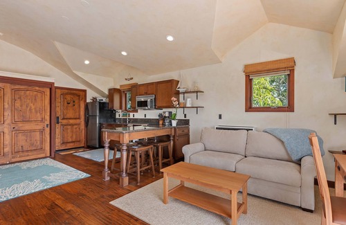 Summerland House | Blue Ocean View Retreat | Minutes to Beach