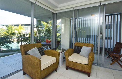 Nelly Bay Apartment | Blue on Blue Apartment 921