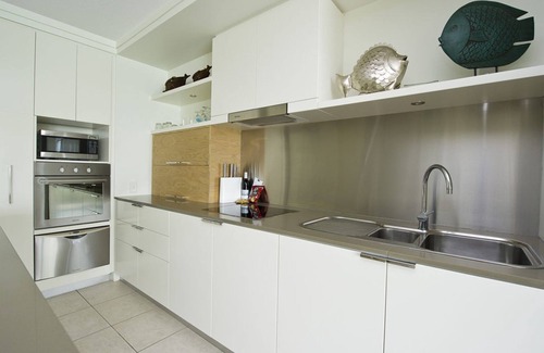 Nelly Bay Apartment | Blue on Blue Apartment 812