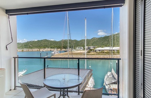 Nelly Bay Apartment | Blue on Blue Studio Room 1242