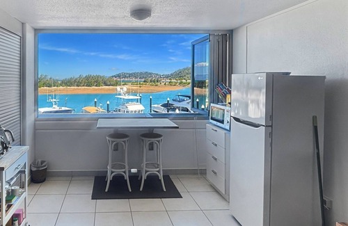 Nelly Bay Apartment | Blue on Blue Studio Room 1272