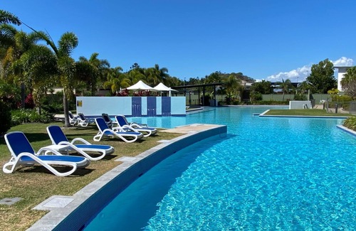 Nelly Bay Apartment | Blue on Blue Studio Room 1272
