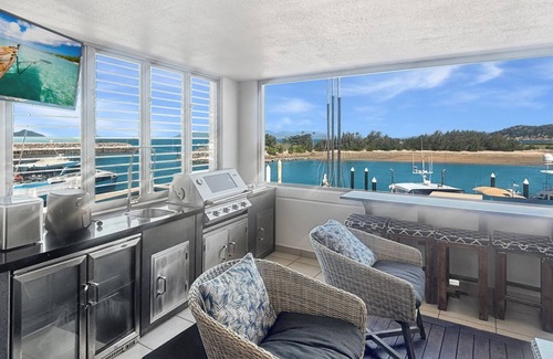 Nelly Bay Apartment | Blue on Blue Superior Studio Room 1271