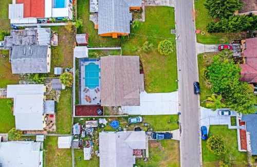 Apollo Beach House | Blue on Fox Run