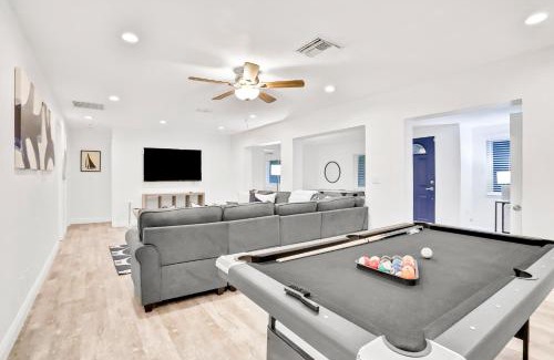 Apollo Beach House | Blue on Fox Run