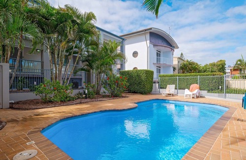 Yamba Apartment | Blue Pacific 1 just steps from Pippi Beach.