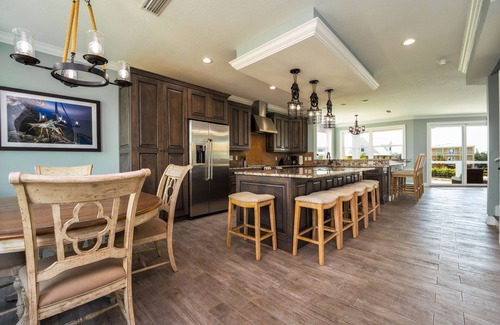 Cutthroat Harbor Estates House | BLUE PEARL - 5 Bedroom/4 Bathroom Pool, Kayak, Bike, Canal Front w/Boat Lift