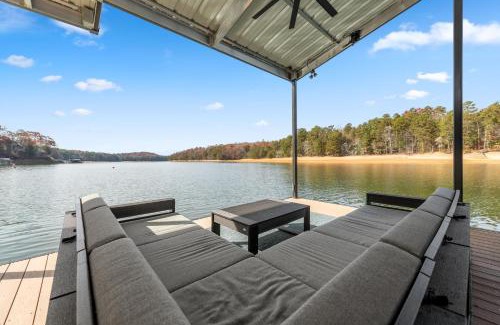 Morganton House | Blue Ridge Bliss - Lake Blue Ridge GA - Lake Views, Game Room, Spacious Accommodations, Private Dock - Morganton, GA