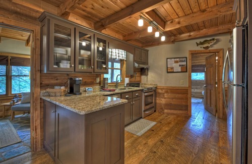 Blue Ridge Cabin | Blue Ridge Cabin 5 Minutes from Marina & Town