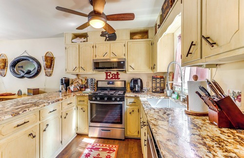 Morganton House | Blue Ridge Lake Townhome ~ 7 Mi to Scenic Railway!