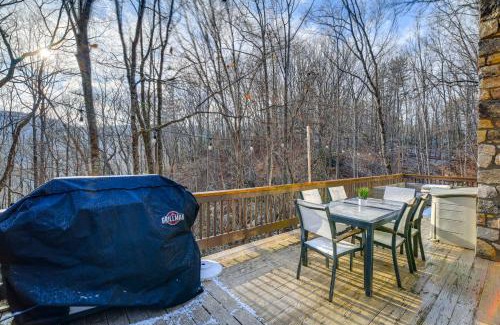 Deep Gap House | Blue Ridge Mountains Cabin with Community Pool!
