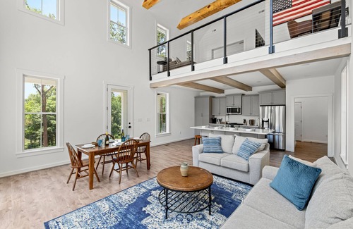 Afton House | Blue Ridge Mountain Views - Heart of VA Wine Country