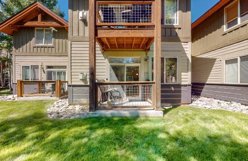 Willow Grove Apartment | Blue River Bliss