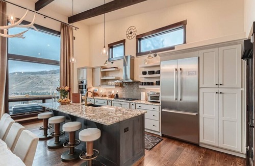 Silverthorne House | Blue River Escape - Gorgeous Mountain Luxury Rental