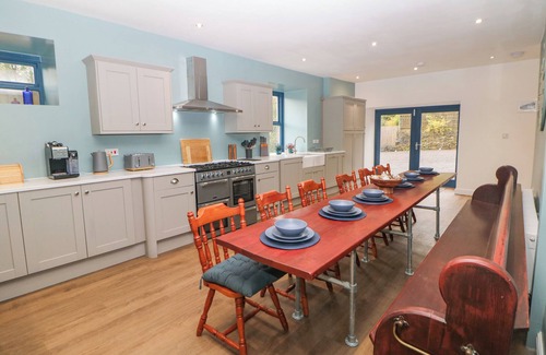 New Mills Cottage | BLUE RON'S, pet friendly, with hot tub in New Mills
