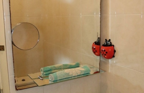 Sacavem Condo | Blue room near Lisbon airport and Oriente train station.