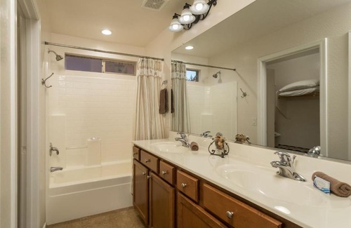 Starlight Trail House | Blue's Retreat 3 Bedroom by Casago