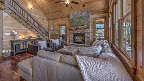 Cherry Log House | Blue's Ridge