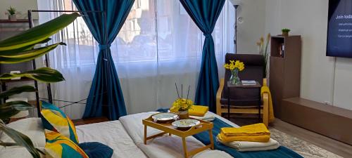 Hunedoara Apartment | Blue Shades Studio