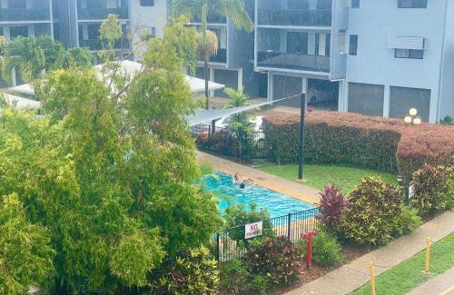 Douglas Apartment | Blue Sky Gardens-minutes to JCU University &Townsville Hospital