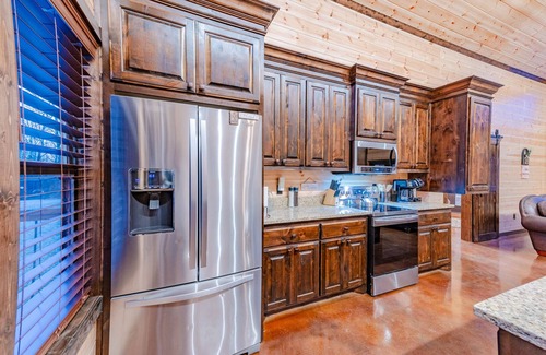 Broken Bow Cabin | Blue Sky Luxury 2-bedroom cabin just a few minutes from State Park