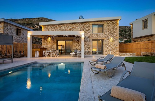 Falassarna Villa | Blue Sky Villa I Steps to the beach!