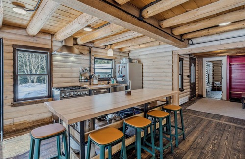 Hartland Cabin | Blue & Sonny Hollow: Modern Cabin Firepit & Trails