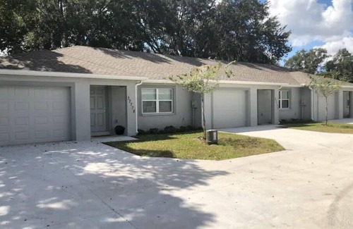 Zephyrhills West Apartment | Blue Vaca Getaway