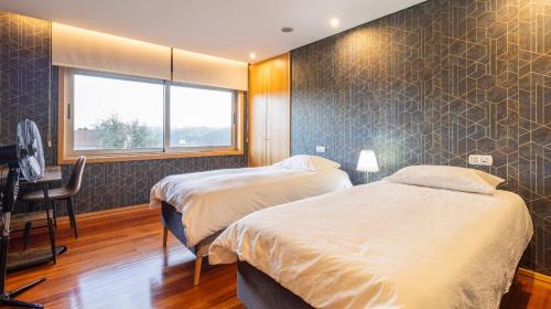Gondomar House | Blue velvet room