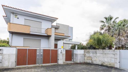 Gondomar House | Blue velvet room