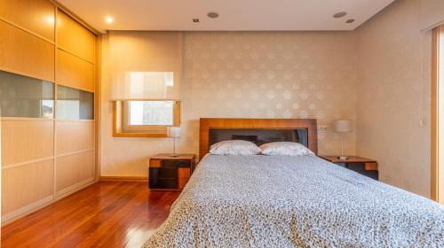 Gondomar House | Blue velvet room