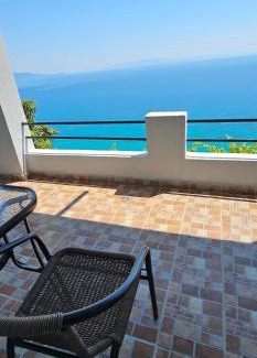 Qeparo House | Blue View