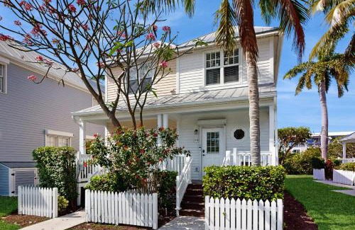 Marathon House | Blue Water Cottage Villa 5110