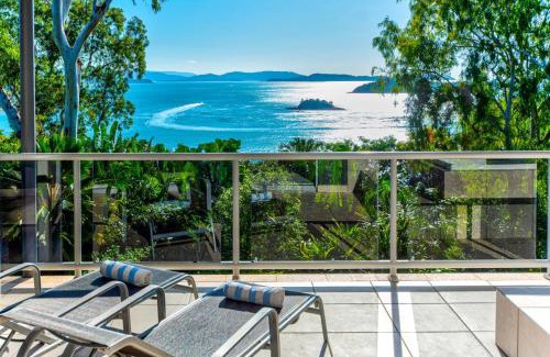 Hamilton Island Apartment | Blue Water Views 16 - 3 Bedroom Penthouse with Ocean Views
