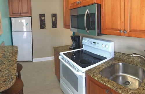 Sunset Beach Hotel | Blue Waters Treasure Island
