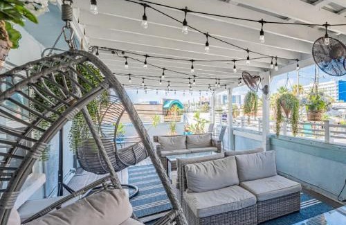 Clearwater Beach House | Blue Wave Suite 3