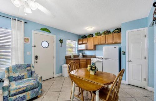Clearwater Beach House | Blue Wave Suite 9