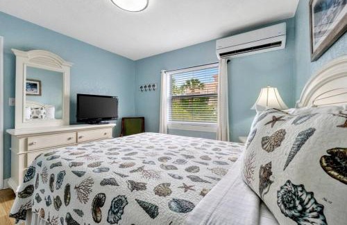 Clearwater Beach House | Blue Wave Suite 9