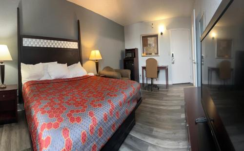 Roseville Hotel | Blue Way Inn and Suites Roseville