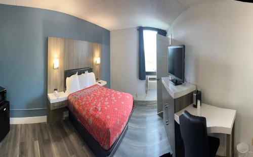 Roseville Hotel | Blue Way Inn and Suites Roseville