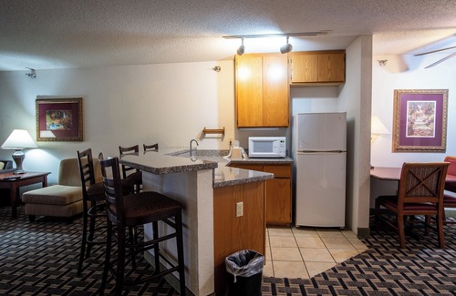 Eagan Hotel | Blue Way Inn & Suites Eagan