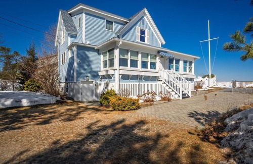 Biddeford Pool House | Bluebell Cottage Beachfront Vacation