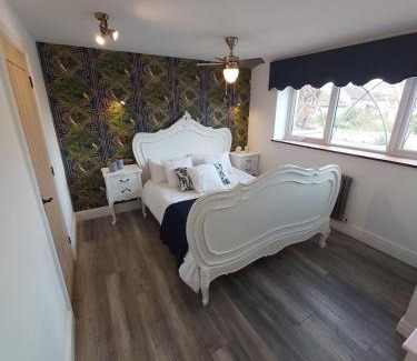 Compton Dundon House | Bluebell House 5 Star Holiday Let