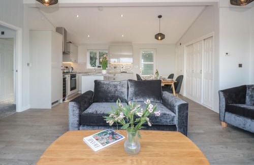 Dartmouth House | Bluebell Lodge