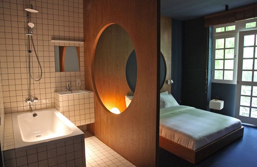 Vera Hotel | Blueberry Nights Hotel