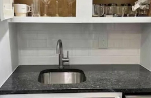 Chattanooga House | Bluebird Abode Stand Alone House 3 Bed 2 Full Bath with a Gym & Pet Friendly
